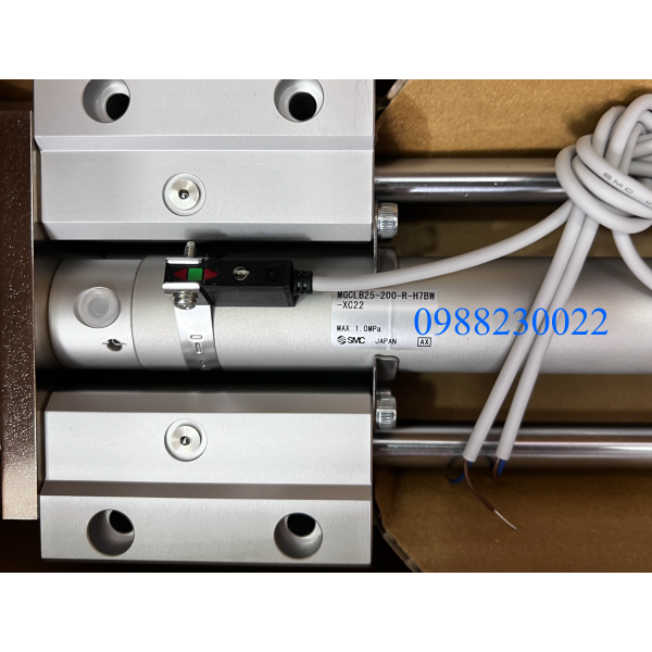 Xy lanh SMC MGCLB25-200-R-H7BW-XC22